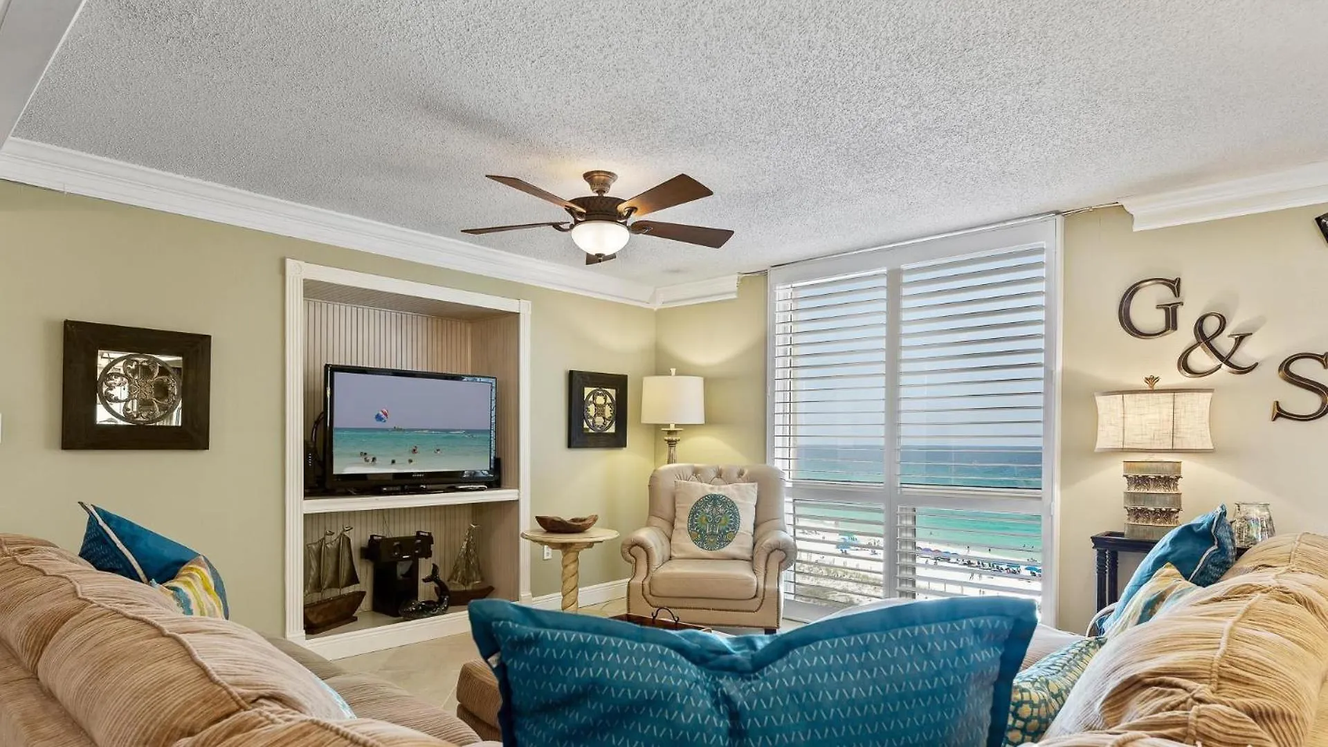 1086 Beach Condo Shoreline Towers Free Beach Setup Destin