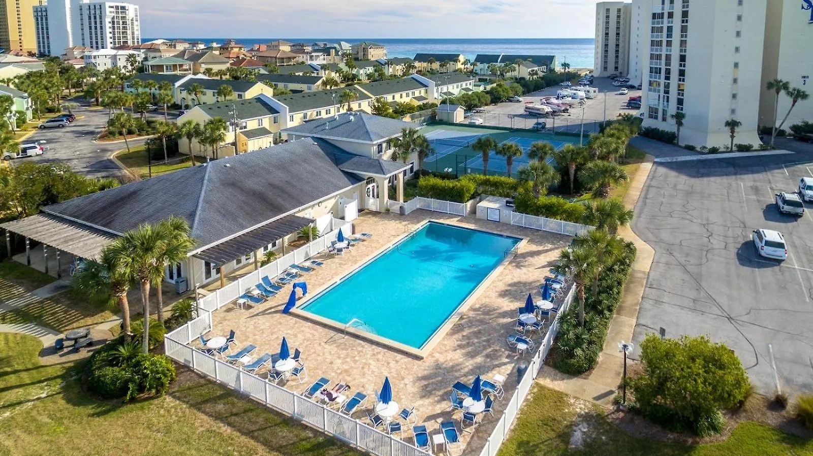Holiday home 1086 Beach Condo Shoreline Towers Free Beach Setup Destin