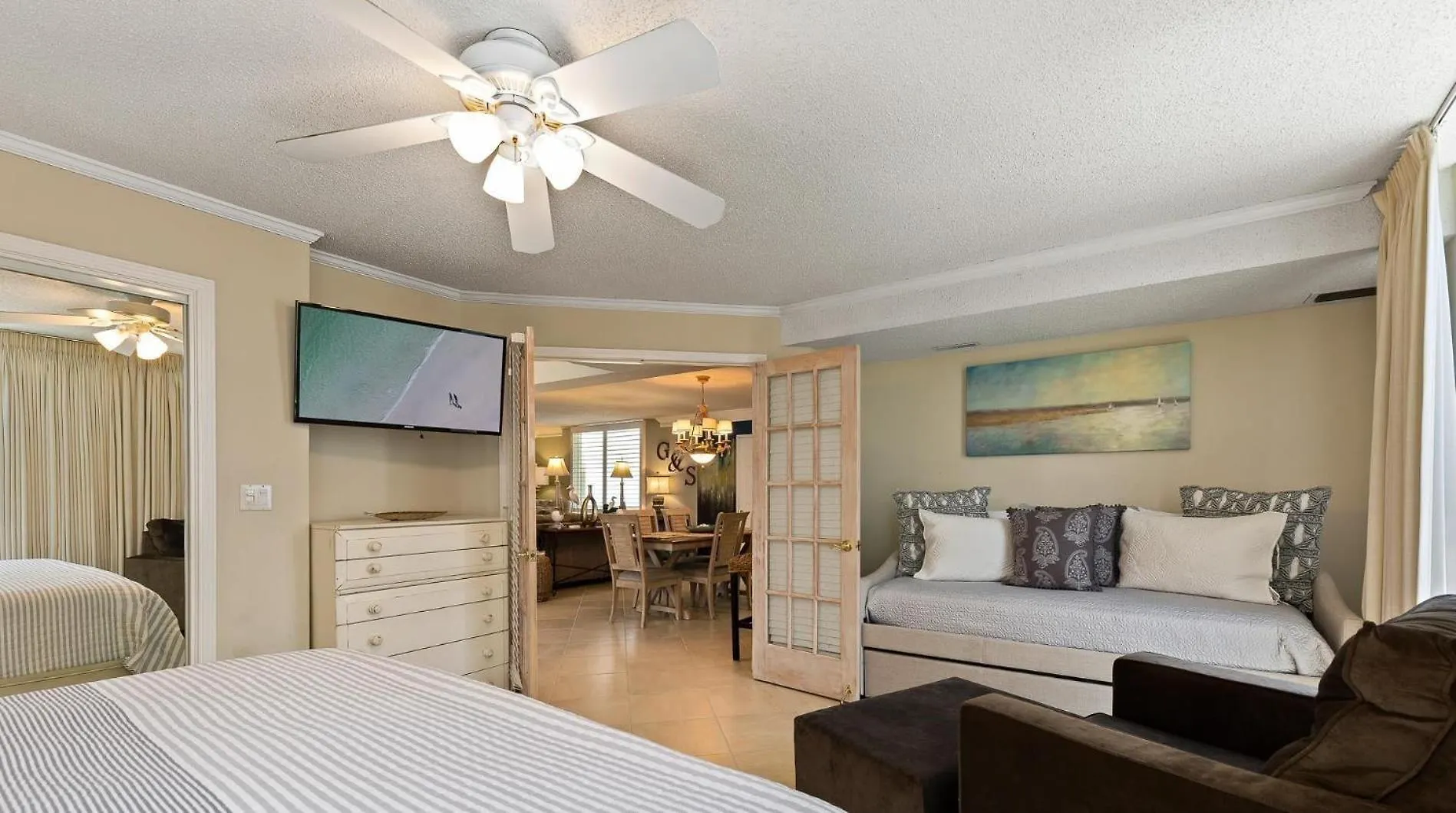 1086 Beach Condo Shoreline Towers Free Beach Setup Destin Holiday home